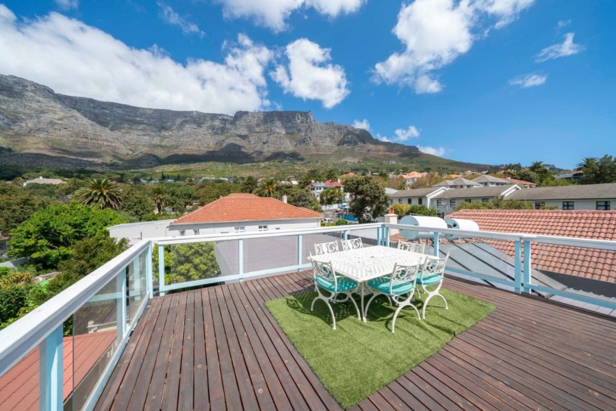 7 Bedroom Property for Sale in Oranjezicht Western Cape